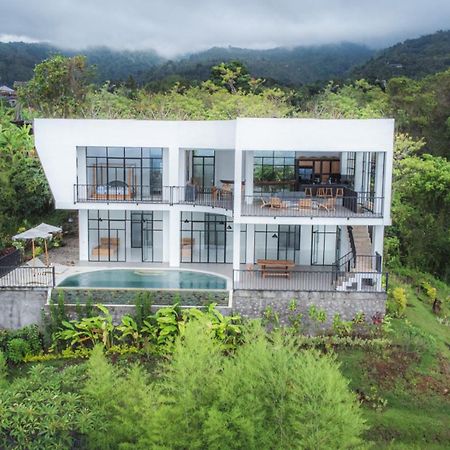 The Hacienda Lovina Villa Exterior photo