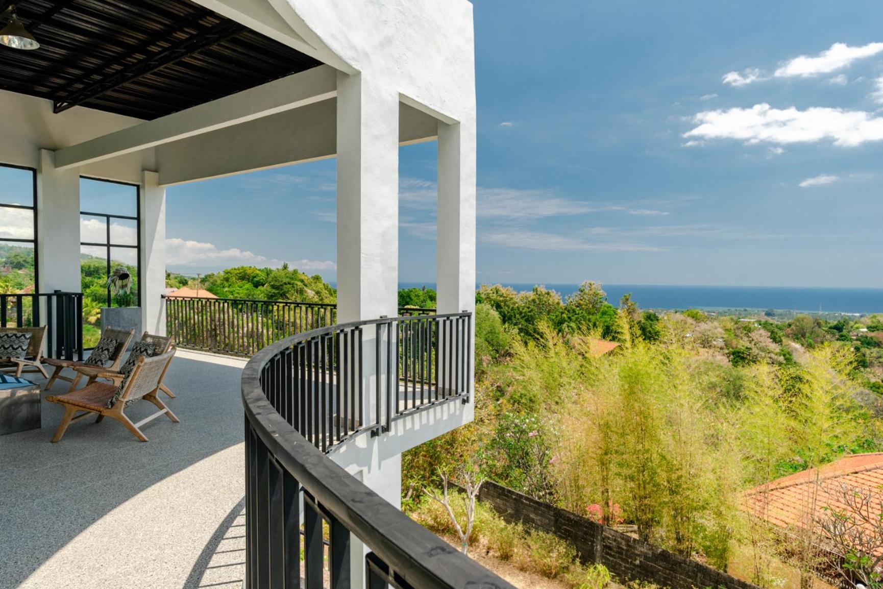 The Hacienda Lovina Villa Exterior photo