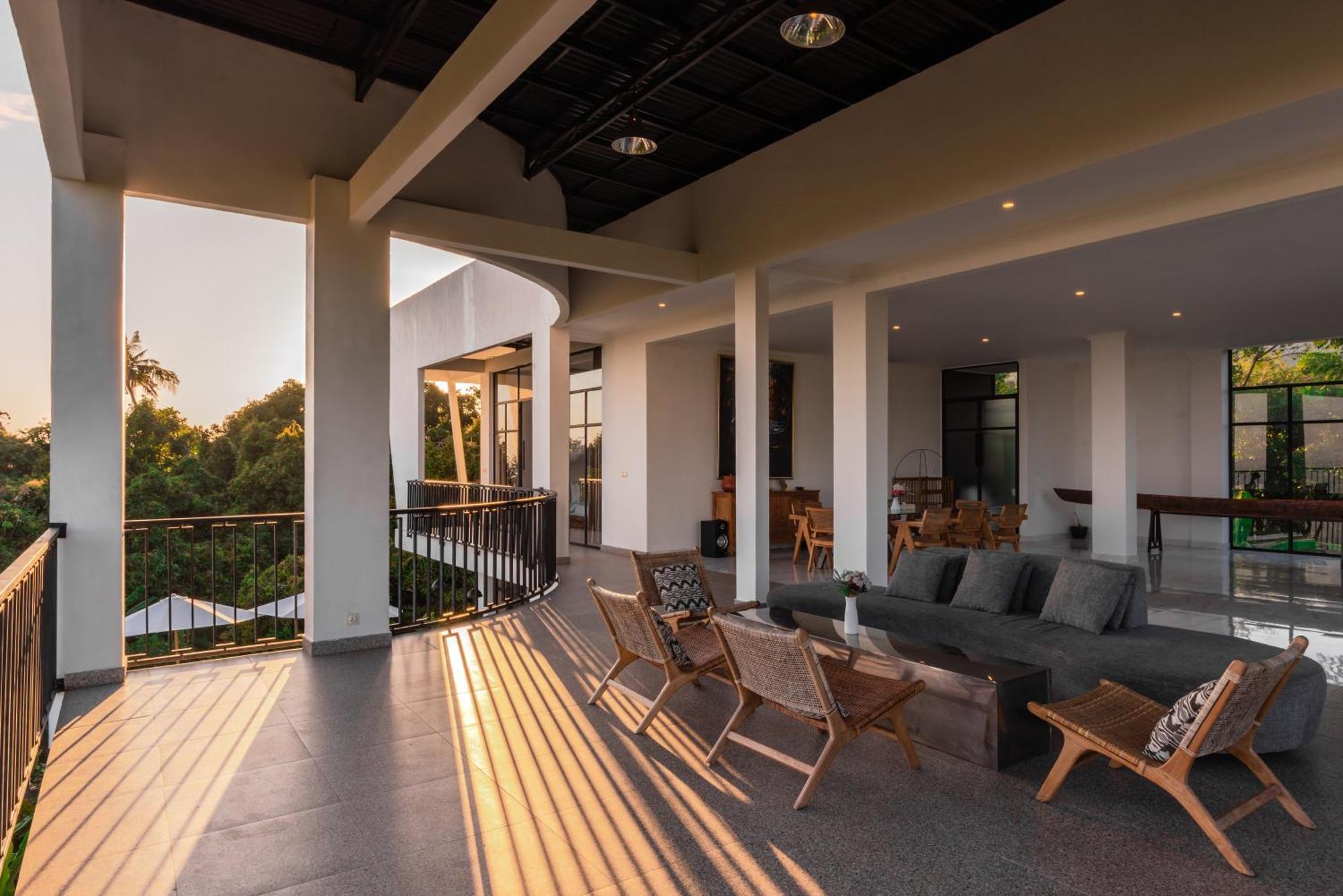 The Hacienda Lovina Villa Exterior photo