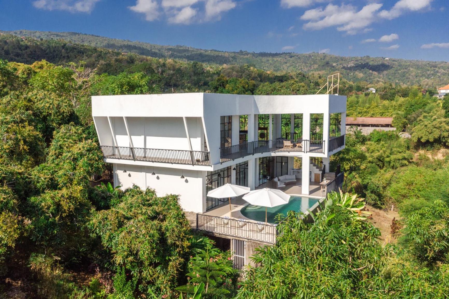 The Hacienda Lovina Villa Exterior photo